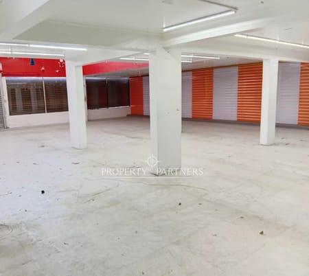 🏢 BOOST YOUR BRAND! Large Commercial Space and Warehouse on Av. Balmaceda en La Serena, Región de Coquimbo 🏢 BOOST YOUR BRAND! Large Commercial Space and Warehouse on Av. Balmaceda en La Serena, Región de Coquimbo