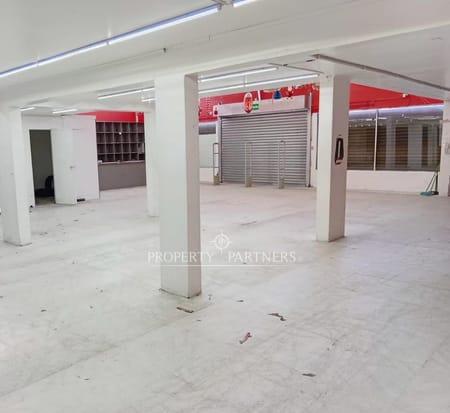 🏢 BOOST YOUR BRAND! Large Commercial Space and Warehouse on Av. Balmaceda en La Serena, Región de Coquimbo 🏢 BOOST YOUR BRAND! Large Commercial Space and Warehouse on Av. Balmaceda en La Serena, Región de Coquimbo