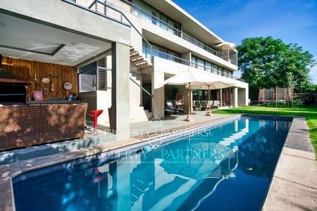 Exclusividad, amplitud y vanguardia. Moderna casa estilo mediterráneo La Reina Alta en La Reina, Región Metropolitana Exclusividad, amplitud y vanguardia. Moderna casa estilo mediterráneo La Reina Alta en La Reina, Región Metropolitana