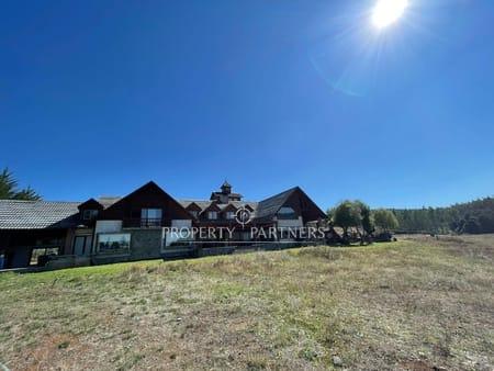 Gran Casa de 1.200 mt2 en terreno de 3.72 Ha. a pocos kilómetros de carretera. en Cautín, Región de Araucanía Gran Casa de 1.200 mt2 en terreno de 3.72 Ha. a pocos kilómetros de carretera. en Cautín, Región de Araucanía