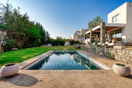 Excelente precio! Amplia y hermosa casa, condominio Arboretum, Peñalolén en Arboretum, Peñalolen, Región Metropolitana Excelente precio! Amplia y hermosa casa, condominio Arboretum, Peñalolén en Arboretum, Peñalolen, Región Metropolitana
