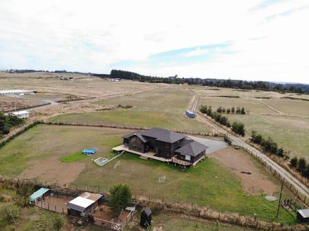 Espectacular casa con gran vista al lago Llanquihue en Punta Larga en Frutillar, Región de Los Lagos Espectacular casa con gran vista al lago Llanquihue en Punta Larga en Frutillar, Región de Los Lagos