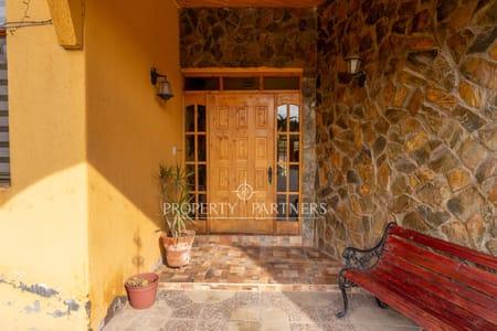 Casa en venta en Pirque: amplios espacios, piscina y gran quincho en El Llano, Pirque, Región Metropolitana Casa en venta en Pirque: amplios espacios, piscina y gran quincho en El Llano, Pirque, Región Metropolitana