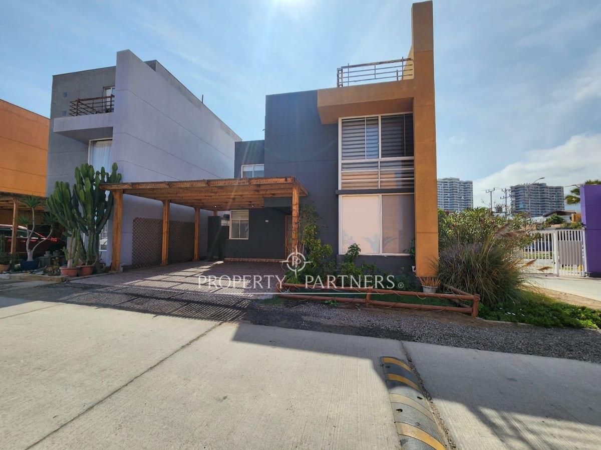 Amplia casa en venta Av. Las Palmeras en La Chimba, Antofagasta, Región de Antofagasta Amplia casa en venta Av. Las Palmeras en La Chimba, Antofagasta, Región de Antofagasta