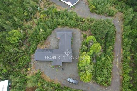 Casa en parcela entre bosques y ríos, sector Colonia Tres Puentes en Puerto Montt, Región de Los Lagos Casa en parcela entre bosques y ríos, sector Colonia Tres Puentes en Puerto Montt, Región de Los Lagos