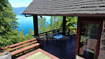 Casa con espectacular vista y 90 mts de orilla de lago Panguipulli en Coihueco, Panguipulli, Región de Los Rios Casa con espectacular vista y 90 mts de orilla de lago Panguipulli en Coihueco, Panguipulli, Región de Los Rios