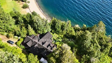 Casa con espectacular vista y 90 mts de orilla de lago Panguipulli en Coihueco, Panguipulli, Región de Los Rios Casa con espectacular vista y 90 mts de orilla de lago Panguipulli en Coihueco, Panguipulli, Región de Los Rios
