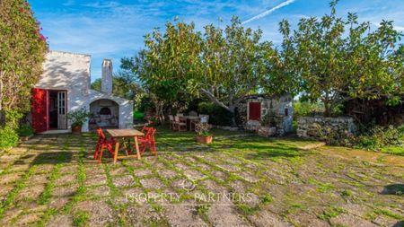 Finca Rústica del Siglo XVIII con Auténtico Encanto Menorquín, muy cerca del pueblo de Ciutadella de Menorca. en Menorca, Islas Baleares Finca Rústica del Siglo XVIII con Auténtico Encanto Menorquín, muy cerca del pueblo de Ciutadella de Menorca. en Menorca, Islas Baleares