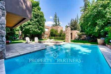 Mediterránea en Barrio Consolidado en Los Nogales, La Dehesa en Lomas de La Dehesa, Los Trapenses, Región Metropolitana Mediterránea en Barrio Consolidado en Los Nogales, La Dehesa en Lomas de La Dehesa, Los Trapenses, Región Metropolitana