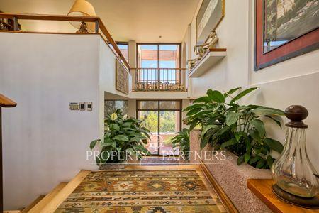 Espectacular casa con maravillosa vista despejada, sector Quinchamalí. en Quinchamalí, Las Condes, Región Metropolitana Espectacular casa con maravillosa vista despejada, sector Quinchamalí. en Quinchamalí, Las Condes, Región Metropolitana
