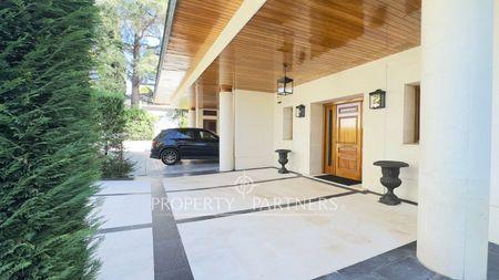 Espectacular chalet a la venta en el prestigioso parque del Conde Orgaz de Madrid. en Conde Orgaz Piovera, Hortaleza, Madrid, Provincia de Madrid Espectacular chalet a la venta en el prestigioso parque del Conde Orgaz de Madrid. en Conde Orgaz Piovera, Hortaleza, Madrid, Provincia de Madrid