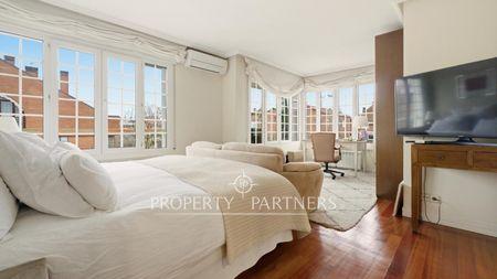 Magnífico chalet pareado ubicado en la zona de Conde Orgaz en Conde Orgaz Piovera, Hortaleza, Madrid, Provincia de Madrid Magnífico chalet pareado ubicado en la zona de Conde Orgaz en Conde Orgaz Piovera, Hortaleza, Madrid, Provincia de Madrid