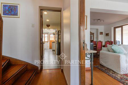 Estupenda casa remodelada, muy luminosa y en excelente estado. Sector VMA-CVD en Vaticano, Las Condes, Región Metropolitana Estupenda casa remodelada, muy luminosa y en excelente estado. Sector VMA-CVD en Vaticano, Las Condes, Región Metropolitana