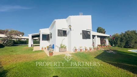 Encantador chalet con licencia turística en Binibeca Vell en Sant Luis, Menorca, Islas Baleares Encantador chalet con licencia turística en Binibeca Vell en Sant Luis, Menorca, Islas Baleares