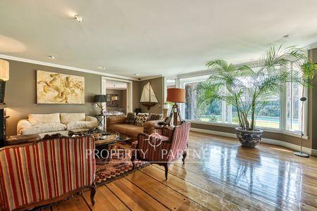 Casa en Jardín de la Dehesa, cercana a colegios y comercio. Excelente conectividad en Jardín La Dehesa, Los Trapenses, Región Metropolitana Casa en Jardín de la Dehesa, cercana a colegios y comercio. Excelente conectividad en Jardín La Dehesa, Los Trapenses, Región Metropolitana