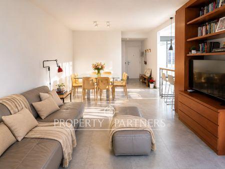 Piso Reformado con Terraza, Zona Comunitaria y Parking en Sant Joan Despí en Les Corts, Barcelona, Provincia de Barcelona Piso Reformado con Terraza, Zona Comunitaria y Parking en Sant Joan Despí en Les Corts, Barcelona, Provincia de Barcelona