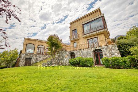 Espectacular Villa Italiana en lo Curro en Santa Maria, Vitacura, Región Metropolitana Espectacular Villa Italiana en lo Curro en Santa Maria, Vitacura, Región Metropolitana