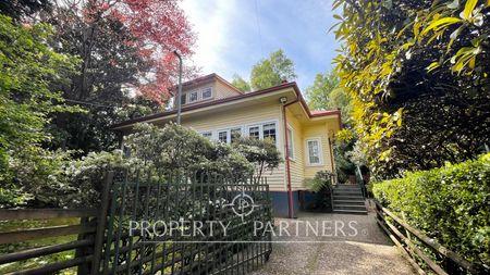 Hermosa Casona en Amplio Terreno en Valdivia, Región de Los Rios Hermosa Casona en Amplio Terreno en Valdivia, Región de Los Rios