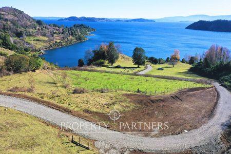 Terreno con excelente vista y acceso al Lago Ranco en Lago Ranco, Región de Los Rios Terreno con excelente vista y acceso al Lago Ranco en Lago Ranco, Región de Los Rios