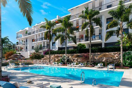 Apartamentos y áticos de obra nueva de 1, 2 y 3 dormitorios con piscina, coworking, gimnasio y garaje en Estepona centro en Estepona, Provincia de Málaga Apartamentos y áticos de obra nueva de 1, 2 y 3 dormitorios con piscina, coworking, gimnasio y garaje en Estepona centro en Estepona, Provincia de Málaga