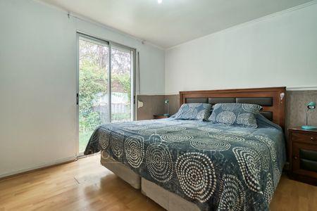Linda y luminosa casa , sector residencial Las Condes en Los Dominicos Norte, Las Condes, Región Metropolitana Linda y luminosa casa , sector residencial Las Condes en Los Dominicos Norte, Las Condes, Región Metropolitana