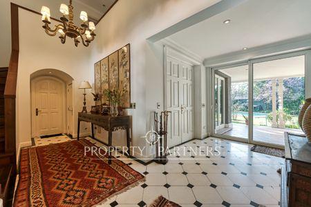 Casa en Jardín de la Dehesa, cercana a colegios y comercio. Excelente conectividad en Jardín La Dehesa, Los Trapenses, Región Metropolitana Casa en Jardín de la Dehesa, cercana a colegios y comercio. Excelente conectividad en Jardín La Dehesa, Los Trapenses, Región Metropolitana