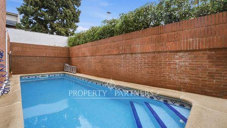 Magnífico chalet pareado ubicado en la zona de Conde Orgaz en Conde Orgaz Piovera, Hortaleza, Madrid, Provincia de Madrid Magnífico chalet pareado ubicado en la zona de Conde Orgaz en Conde Orgaz Piovera, Hortaleza, Madrid, Provincia de Madrid