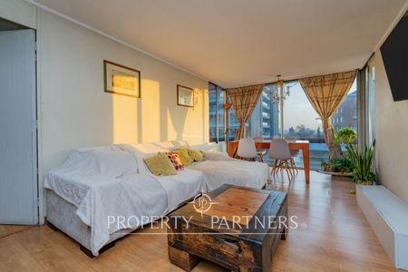 A pasos del metro Los Dominicos, cómodo departamento de tres dormitorios y dos baños. en Mall Plaza Los Dominicos, Las Condes, Región Metropolitana A pasos del metro Los Dominicos, cómodo departamento de tres dormitorios y dos baños. en Mall Plaza Los Dominicos, Las Condes, Región Metropolitana