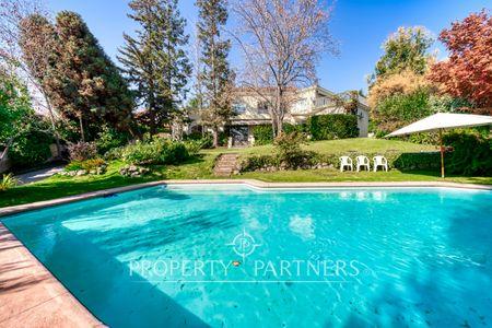 Espectacular casa en Los Domínicos, sector La Foresta en La Foresta, Las Condes, Región Metropolitana Espectacular casa en Los Domínicos, sector La Foresta en La Foresta, Las Condes, Región Metropolitana