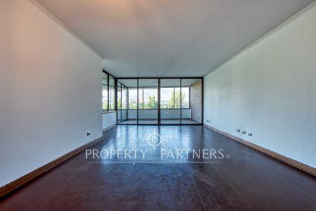 Estupendo y amplio departamento con vista despejada al Oriente en Manquehue Sur, Las Condes, Región Metropolitana Estupendo y amplio departamento con vista despejada al Oriente en Manquehue Sur, Las Condes, Región Metropolitana