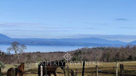 Terreno de 4.0 hás. con vista lago Villarrica en Villarrica, Región de Araucania Terreno de 4.0 hás. con vista lago Villarrica en Villarrica, Región de Araucania