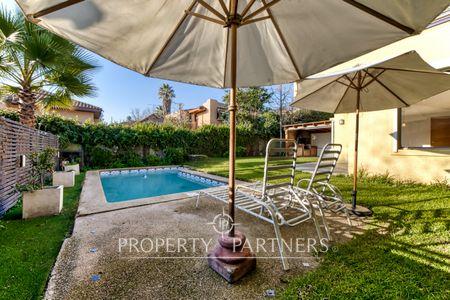 Oportunidad !!!!! luminosa e impecable casa en exclusivo condominio en Onofre Jarpa, La Reina, Región Metropolitana Oportunidad !!!!! luminosa e impecable casa en exclusivo condominio en Onofre Jarpa, La Reina, Región Metropolitana