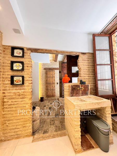 Bajo en Carrer de les Reixes, 5 en Ciutat Vella, Valencia, Provincia de Valencia Bajo en Carrer de les Reixes, 5 en Ciutat Vella, Valencia, Provincia de Valencia