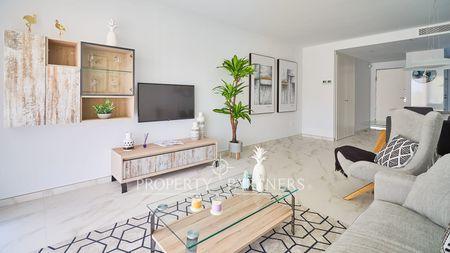 Maravilloso ultimo piso de 2 habitaciones en Estepona en Estepona, Provincia de Málaga Maravilloso ultimo piso de 2 habitaciones en Estepona en Estepona, Provincia de Málaga