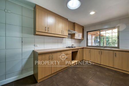 Remodelada, Metros del Metro y de Mall Plaza Egaña. en Lynch, La Reina, Región Metropolitana Remodelada, Metros del Metro y de Mall Plaza Egaña. en Lynch, La Reina, Región Metropolitana