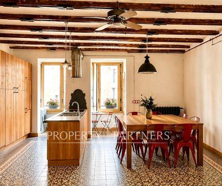 Piso amueblado de 130 m² con balcones en finca histórica en El Raval de alquiler temporal en El Raval, Ciutat Vella, Barcelona, Provincia de Barcelona Piso amueblado de 130 m² con balcones en finca histórica en El Raval de alquiler temporal en El Raval, Ciutat Vella, Barcelona, Provincia de Barcelona