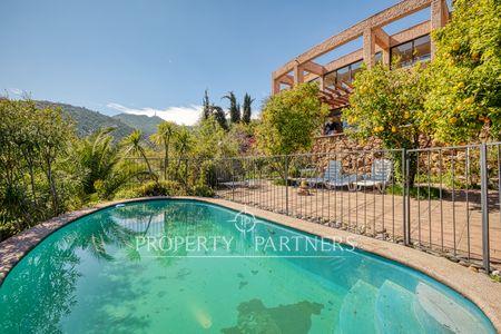 Espectacular casa con maravillosa vista despejada, sector Quinchamalí. en Quinchamalí, Las Condes, Región Metropolitana Espectacular casa con maravillosa vista despejada, sector Quinchamalí. en Quinchamalí, Las Condes, Región Metropolitana