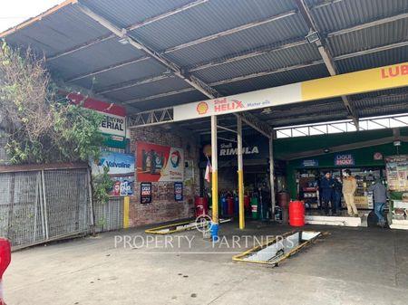 Excelente y amplia propiedad con negocio funcionando en Temuco, Región de Araucania Excelente y amplia propiedad con negocio funcionando en Temuco, Región de Araucania