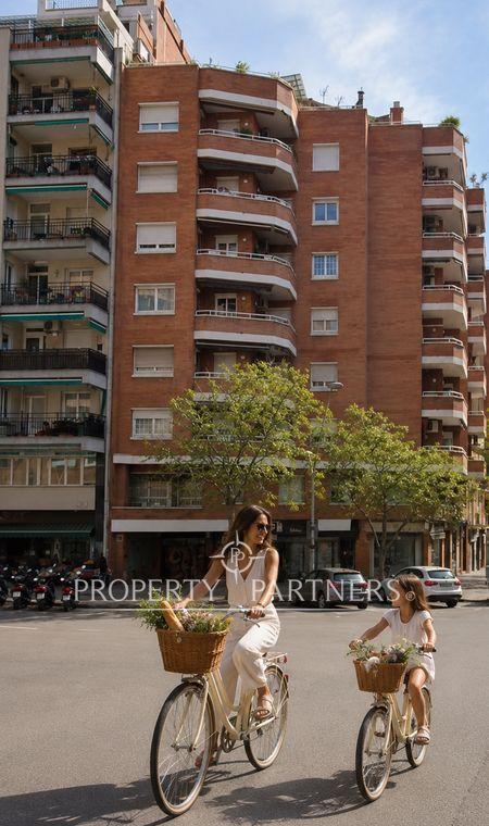 Luminoso piso exterior de 2 habitaciones con terraza a minutos de la Sagrada Familia en Barcelona, Provincia de Barcelona Luminoso piso exterior de 2 habitaciones con terraza a minutos de la Sagrada Familia en Barcelona, Provincia de Barcelona