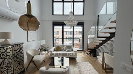 Espectacular dúplex exterior con terraza, plaza de garaje y piscina en San Sebastián de los Reyes en Provincia de Madrid Espectacular dúplex exterior con terraza, plaza de garaje y piscina en San Sebastián de los Reyes en Provincia de Madrid