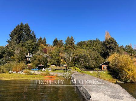 Espectacular Terreno con Casa a Orillas de Lago en Villarrica, Región de Araucania Espectacular Terreno con Casa a Orillas de Lago en Villarrica, Región de Araucania