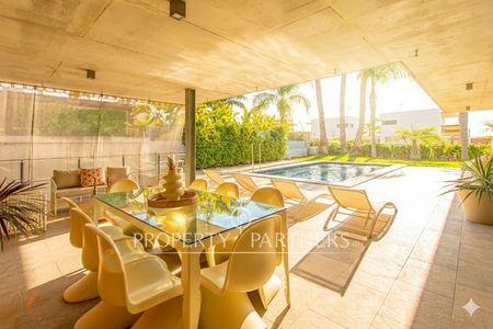 ESPECTACULAR Villa de 670m² junto al Golf Escorpión, Lujo, Espacio y Privacidad 6 habitaciones, 5 baños. en Provincia de Valencia ESPECTACULAR Villa de 670m² junto al Golf Escorpión, Lujo, Espacio y Privacidad 6 habitaciones, 5 baños. en Provincia de Valencia