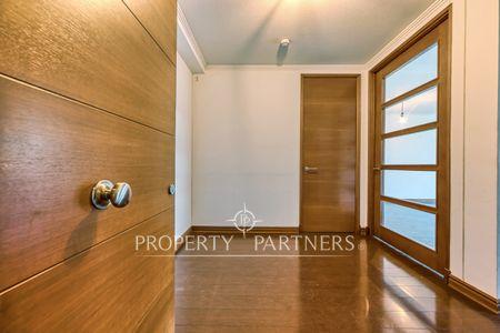Estupendo y amplio departamento con vista despejada al Oriente en Manquehue Sur, Las Condes, Región Metropolitana Estupendo y amplio departamento con vista despejada al Oriente en Manquehue Sur, Las Condes, Región Metropolitana
