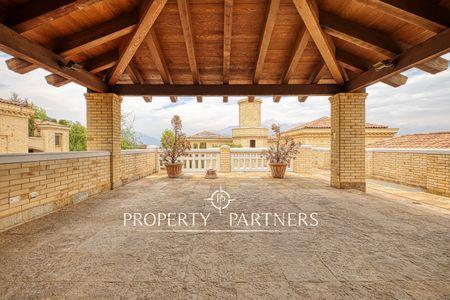 Espectacular Villa Italiana en lo Curro en Santa Maria, Vitacura, Región Metropolitana Espectacular Villa Italiana en lo Curro en Santa Maria, Vitacura, Región Metropolitana