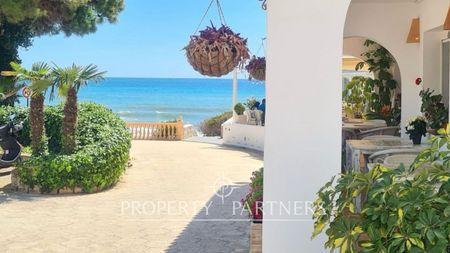 Apartamento en la playa a la venta en Moraira (Costa Blanca) en Provincia de Valencia Apartamento en la playa a la venta en Moraira (Costa Blanca) en Provincia de Valencia