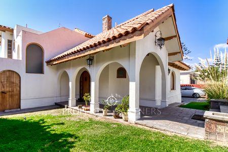 Casa estilo Colonial en Jardines del Sur en Jardines del Sur, Antofagasta, Región de Antofagasta Casa estilo Colonial en Jardines del Sur en Jardines del Sur, Antofagasta, Región de Antofagasta