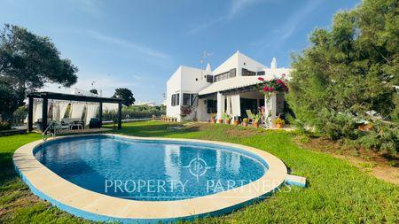 Encantador chalet con licencia turística en Binibeca Vell en Sant Luis, Menorca, Islas Baleares Encantador chalet con licencia turística en Binibeca Vell en Sant Luis, Menorca, Islas Baleares