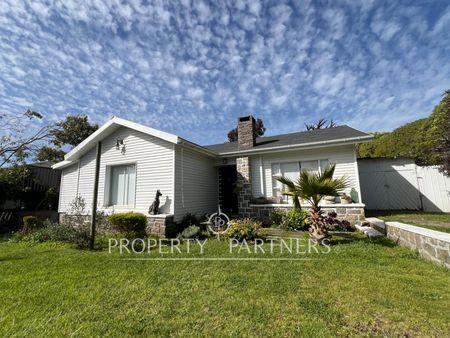 Casa en sector tradicional y comercial en Santo Domingo, Región de Valparaíso Casa en sector tradicional y comercial en Santo Domingo, Región de Valparaíso