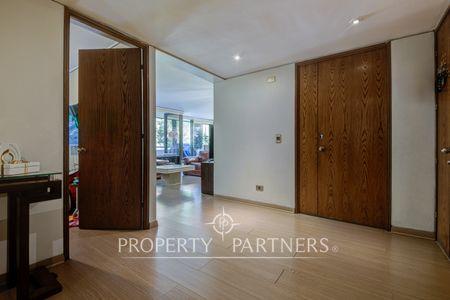 Plaza Perú Isidora Goyenechea Amplio departamento en El Golf, Las Condes, Región Metropolitana Plaza Perú Isidora Goyenechea Amplio departamento en El Golf, Las Condes, Región Metropolitana