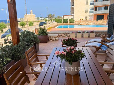 Elegant first line apartment, with sea access in Ciutadella de Menorca en Menorca, Islas Baleares Elegant first line apartment, with sea access in Ciutadella de Menorca en Menorca, Islas Baleares